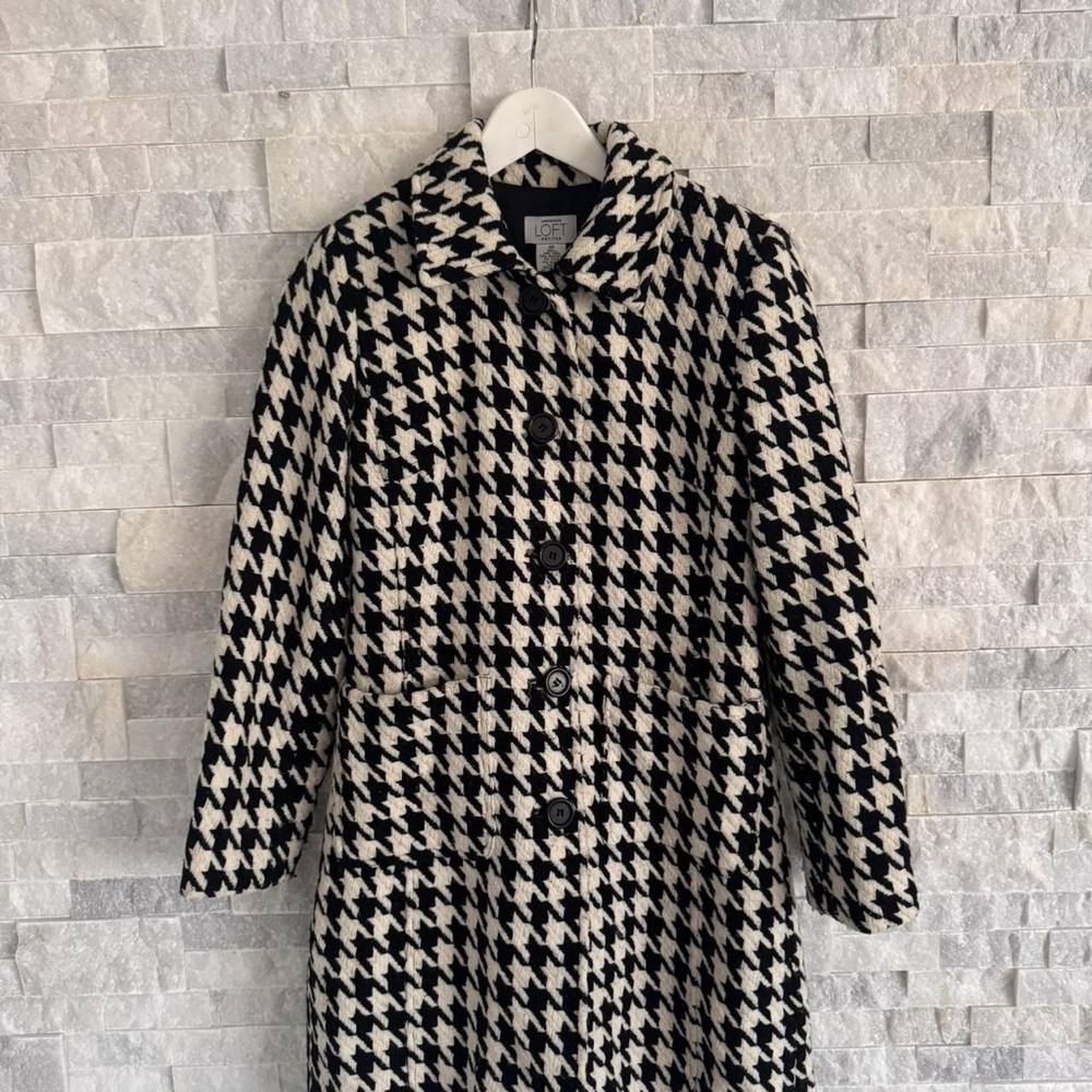 LOFT Black & White Houndstooth Pea Coat